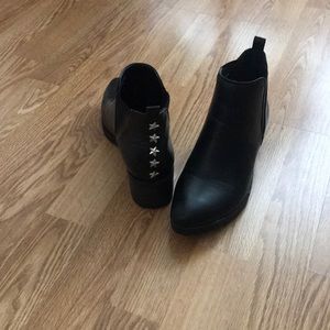 Ankle Boots with star-studding - like new